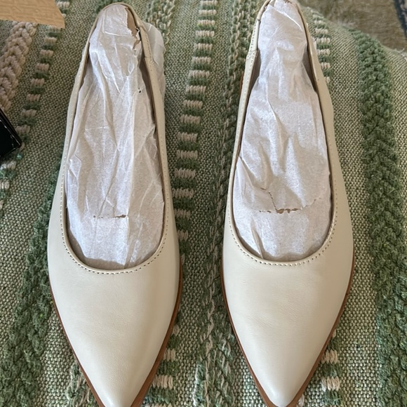 Frye Kenzie Slingback Flats (Ivory color) - Picture 1 of 7